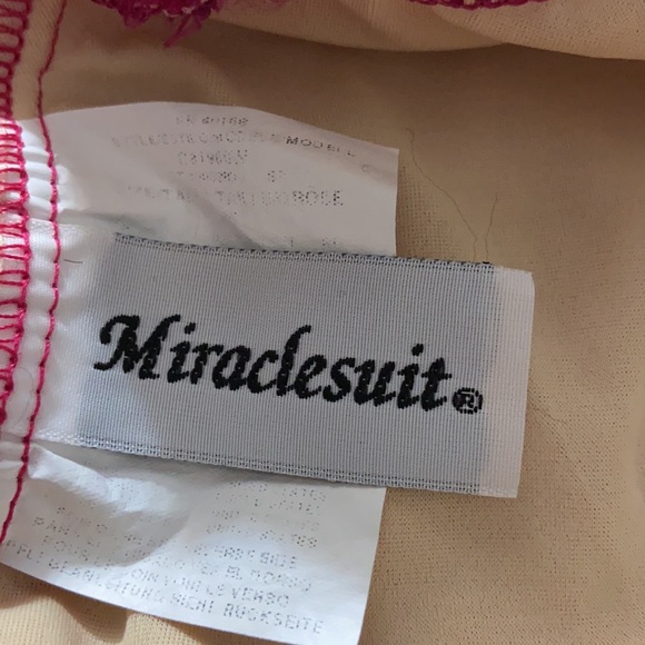 Miraclesuit - Picture 6 of 10